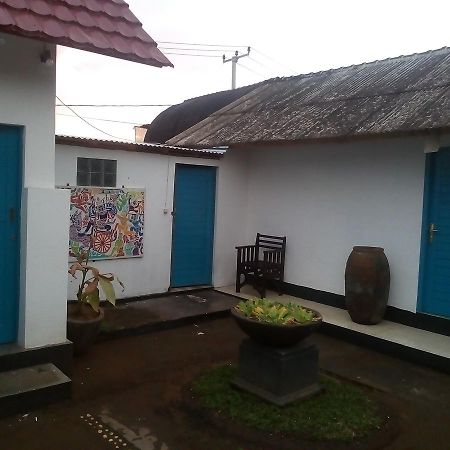 Izaac'S Bed & Breakfast Lovina  Luaran gambar