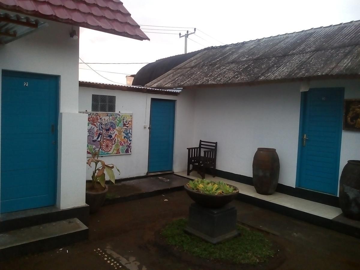 Izaac'S Bed & Breakfast Lovina  Luaran gambar