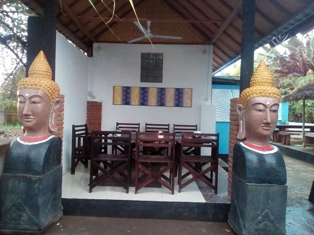 Izaac'S Bed & Breakfast Lovina  Luaran gambar