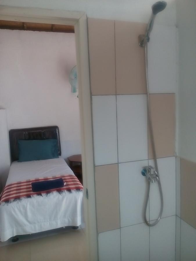 Izaac'S Bed & Breakfast Lovina  Luaran gambar