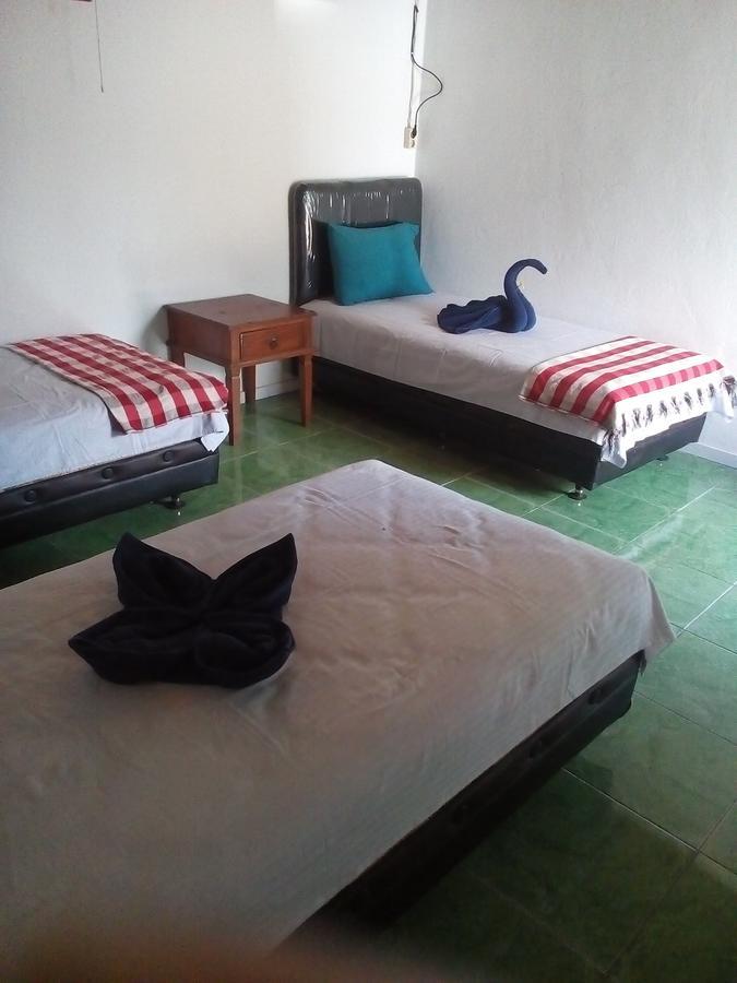 Izaac'S Bed & Breakfast Lovina  Luaran gambar