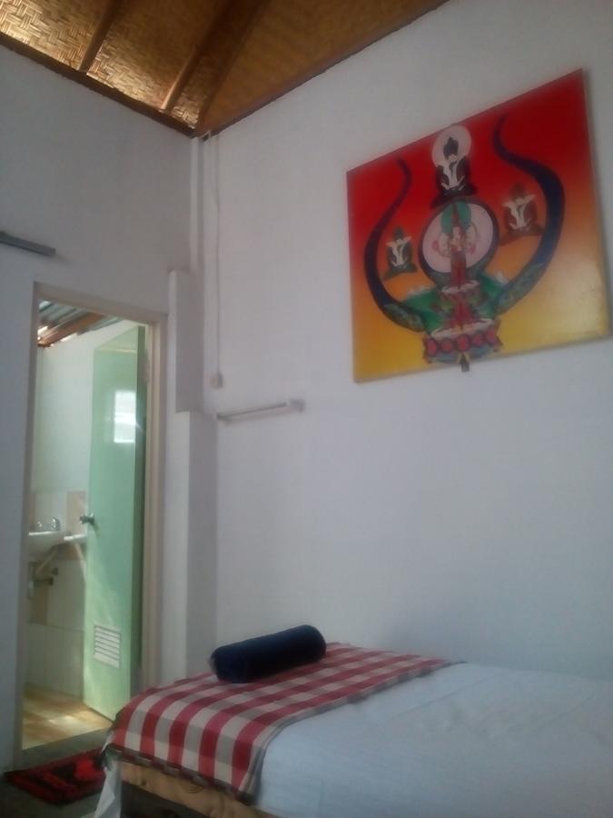 Izaac'S Bed & Breakfast Lovina  Luaran gambar