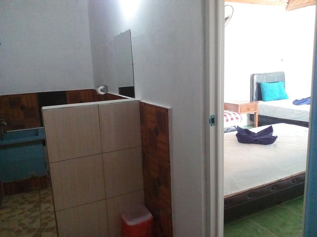 Izaac'S Bed & Breakfast Lovina  Luaran gambar