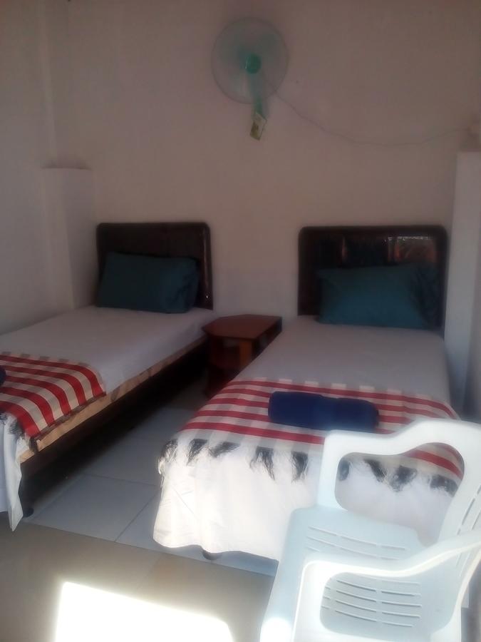 Izaac'S Bed & Breakfast Lovina  Luaran gambar