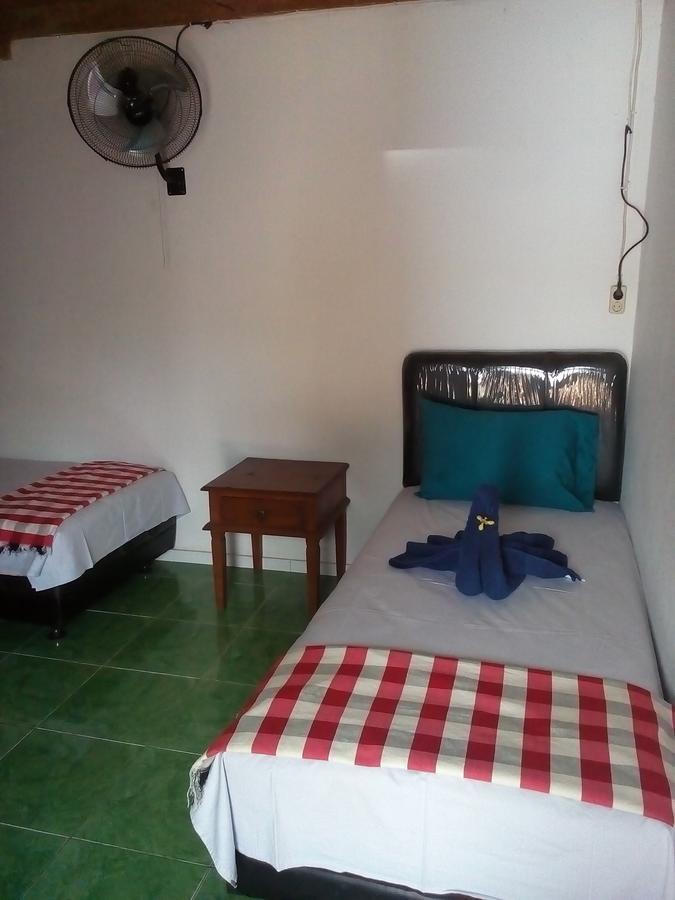 Izaac'S Bed & Breakfast Lovina  Luaran gambar