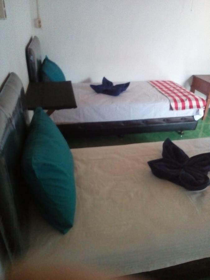 Izaac'S Bed & Breakfast Lovina  Luaran gambar